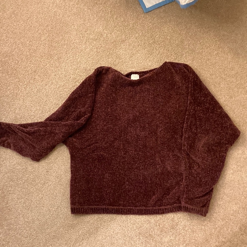 Maroon boxy chenille sweater. Size S, excelnt cond